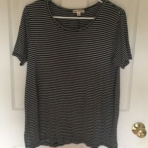 4/$12 Black & white striped tee